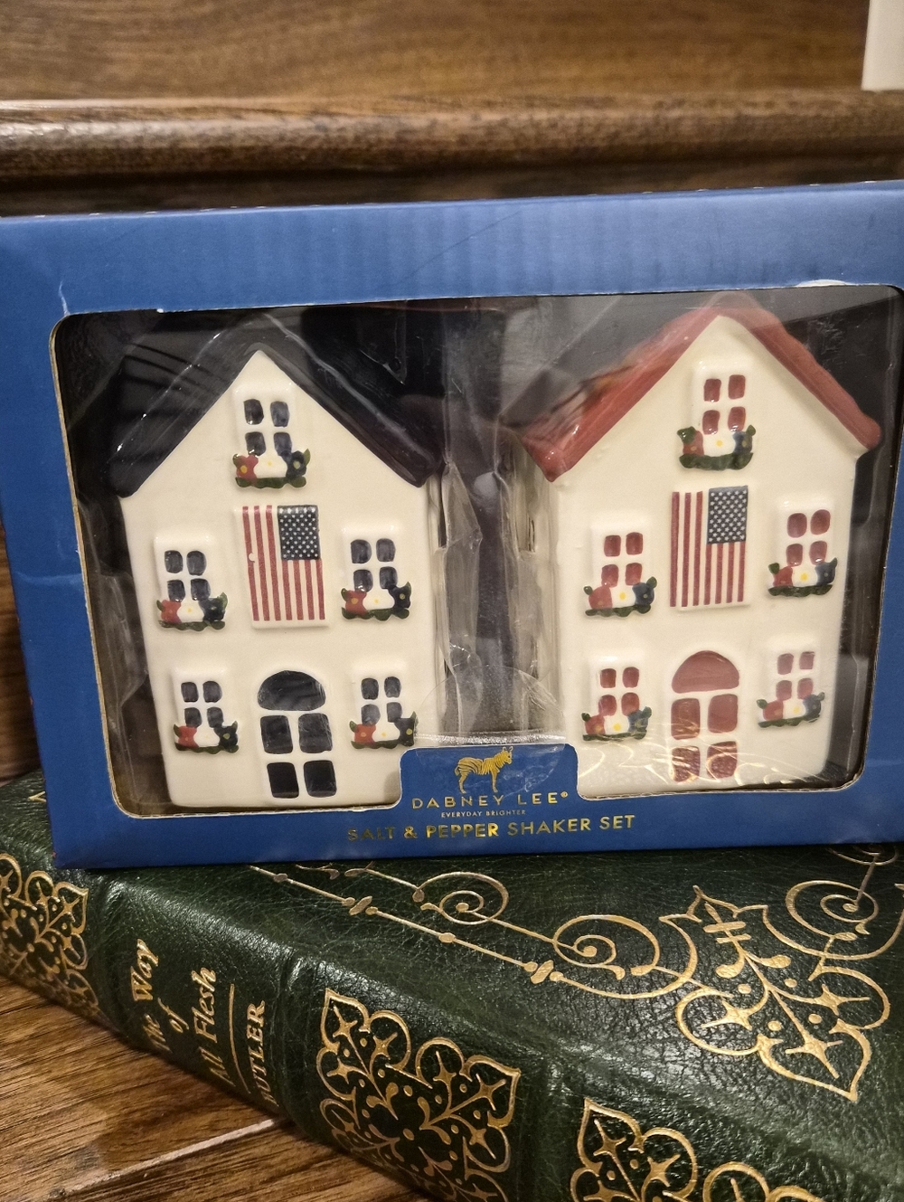 Dabney Lee White Ceramic Patriotic House Salt & Pepper Shaker Set NWT